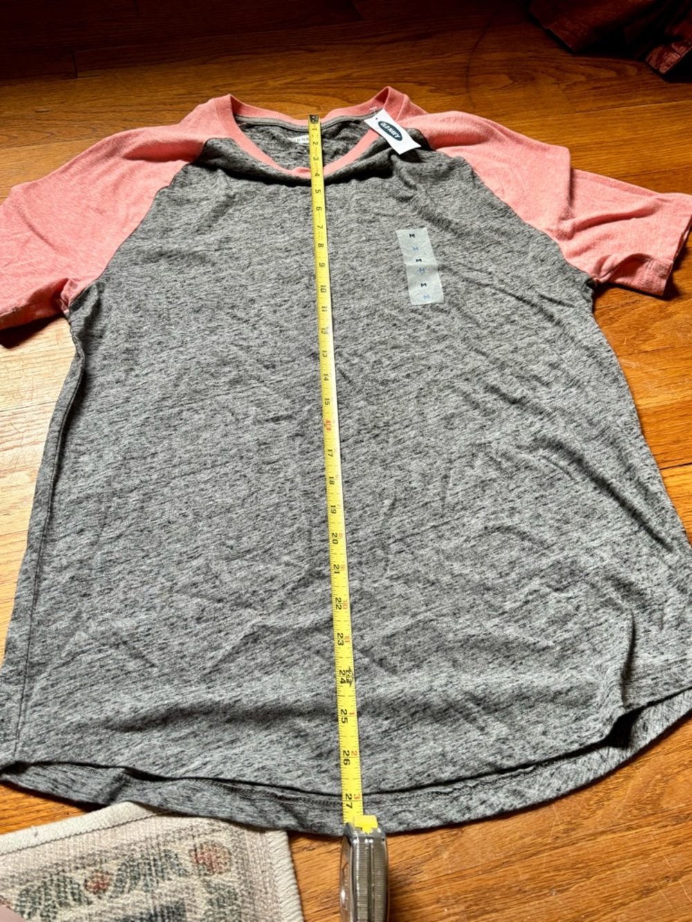 NWT Sz M Old Navy Soft Wash Gray Raglan Tee with Pink Sleeves - Picture 6 of 8